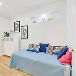 Centre, Beautiful 85m2 Apartment, T2 With Patio, Ground Floor No Step カスカイス
