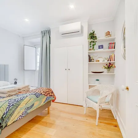 Centre, Beautiful 85m2 Apartment, T2 With Patio, Ground Floor No Step *