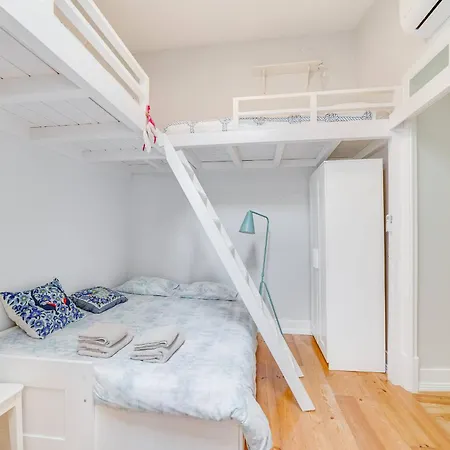 Centre, Beautiful 85m2 Apartment, T2 With Patio, Ground Floor No Step *