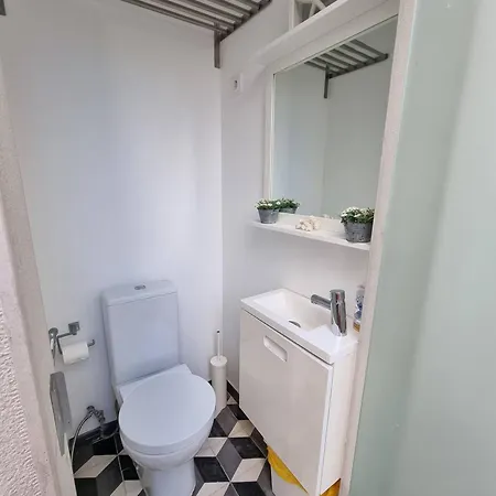 Centre, Beautiful 85m2 Apartment, T2 With Patio, Ground Floor No Step 公寓
