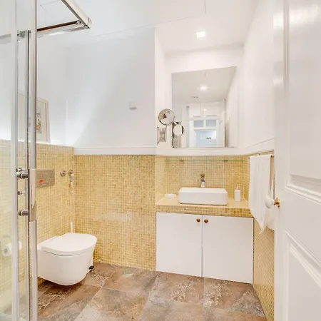 公寓 Centre, Beautiful 85m2 Apartment, T2 With Patio, Ground Floor No Step 卡斯凯什