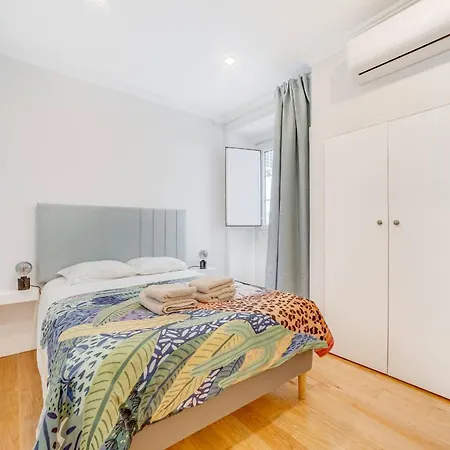 Centre, Beautiful 85m2 Apartment, T2 With Patio, Ground Floor No Step *