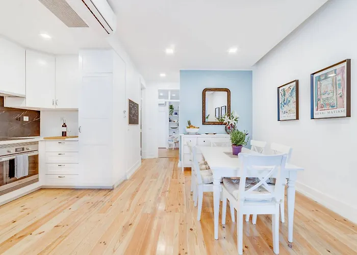 Centre, Beautiful 85m2 Apartment, T2 With Patio, Ground Floor No Step Apartamento
