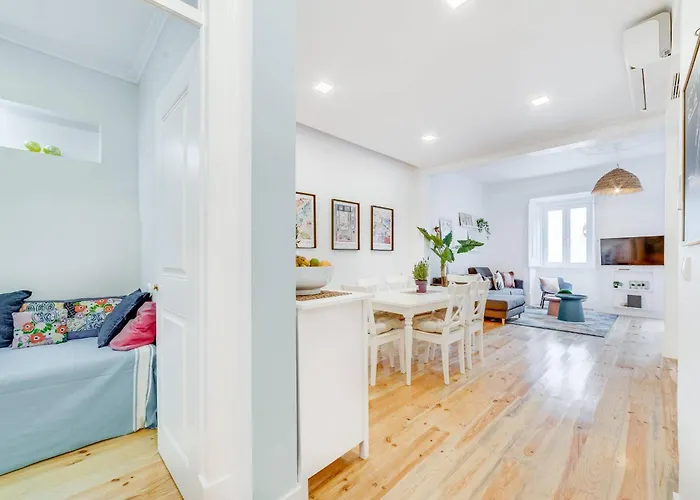 Centre, Beautiful 85m2 Apartment, T2 With Patio, Ground Floor No Step