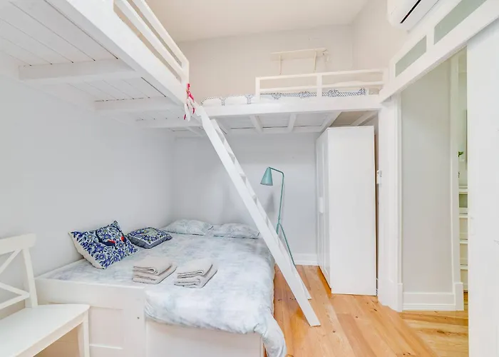 Centre, Beautiful 85m2 Apartment, T2 With Patio, Ground Floor No Step *