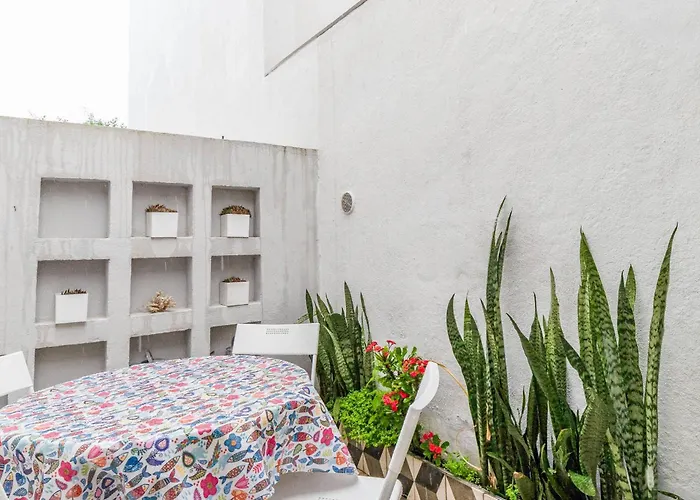 Centre, Beautiful 85m2 Apartment, T2 With Patio, Ground Floor No Step *