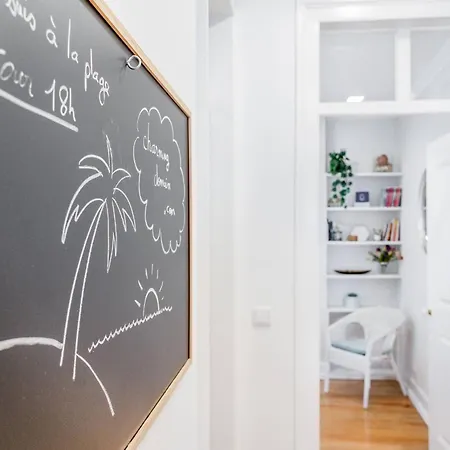 Centre, Beautiful 85m2 Apartment, T2 With Patio, Ground Floor No Step * Cascais