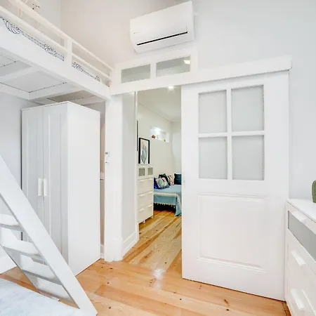 Centre, Beautiful 85m2 Apartment, T2 With Patio, Ground Floor No Step Cascais