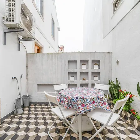 Lägenhet Centre, Beautiful 85m2 Apartment, T2 With Patio, Ground Floor No Step